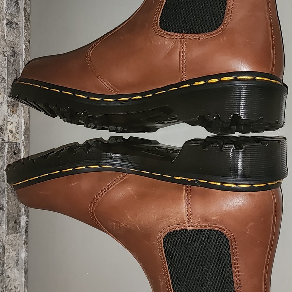 Dr. Martens Brown Leather Boots Winter Boots Brand New - Picture 7 of 10
